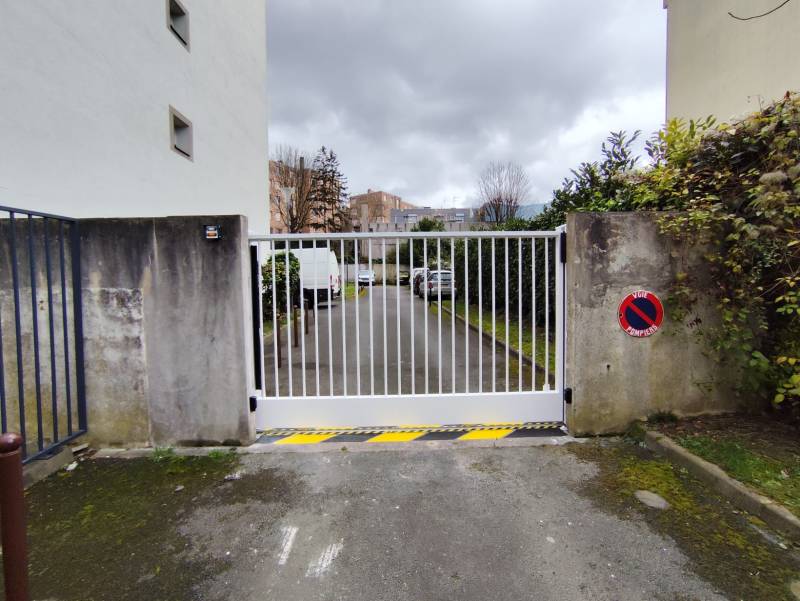 Remplacement d’un portail coulissant dans une résidence à Pantin